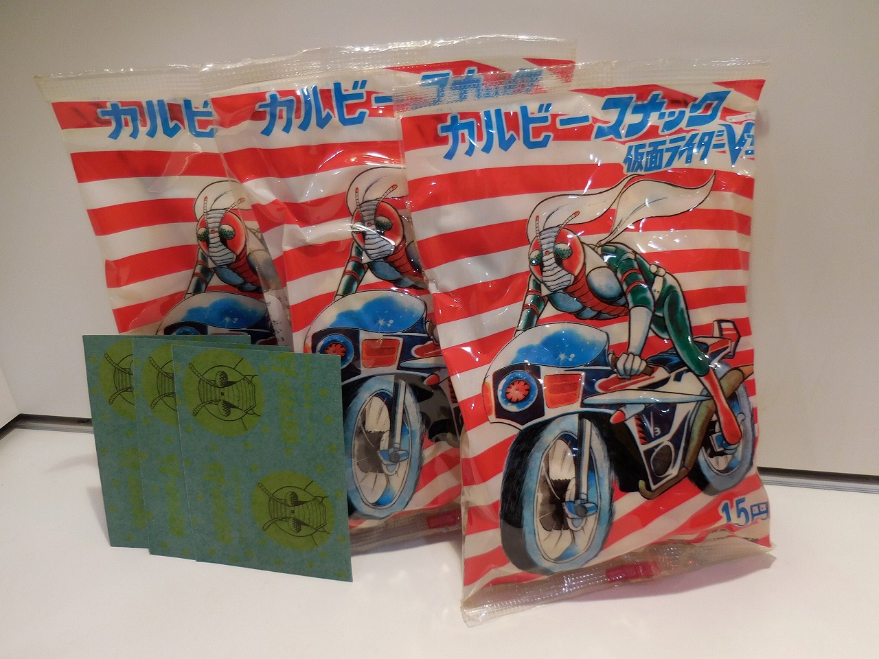 アウトレット買付 旧仮面ライダーV3 昭和レトロ　カルビースナック菓子　仮面ライダーV3 カード カード